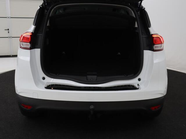 Renault SCENIC 1.3 TCe Bose | Carplay | Camera | Trekhaak | Navigatie | LED | LM | Half Leer | Climate controle | Cruise control | Massagestoel