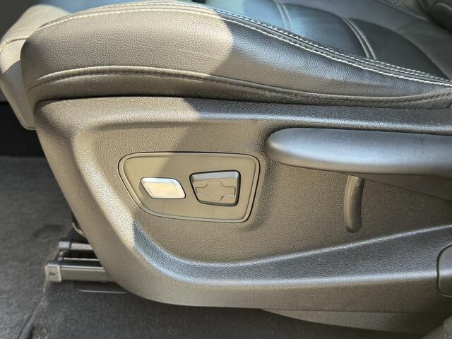 Renault SCENIC BWJ 2017 | 1.5DCI 111PK Bose AUTOMAAT | TREKHAAK | LEER | HEAD UP | CLIMA | NAVI | CAMERA A | CARPLAY | PARKPILOT | PDC 2X |