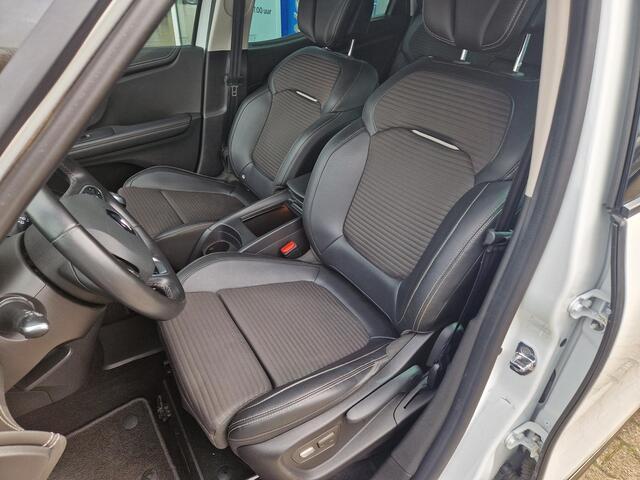 Renault SCENIC 1.2 TCe Bose | Trekhaak | Pack Easy Park | Massagestoelen | Dode hoek herkenning | 20 inch lmv | Camera achter | Groot Navigatiescherm