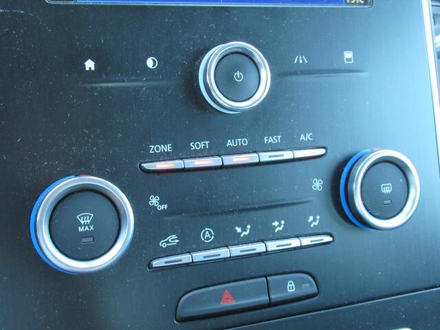 Renault SCENIC 1.3 TCe | Climate control | Camera | Cruise control | Trekhaak | Onderhouden!