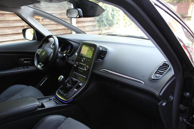 Renault SCENIC 1.3 TCe Intens 140 pk, Trekhaak, 1500 kg trekgew.