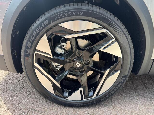 Renault Symbioz 1.6 E-Tech 145 Iconic+Pack Light&Sound!!