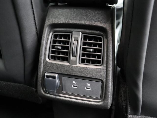 Renault Symbioz E-Tech full hybrid 160pk iconic | Vijf jaar garantie | Harman Kardon | Panoramisch dak | Elek. verwarmbaar voorruit | Stoel- en stuurwielverwarming |