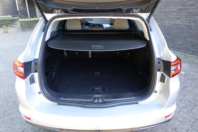 Renault TALISMAN Estate 1.6 TCe Limousin, full options, 4 control, panoramadak, automaat, trekhaak