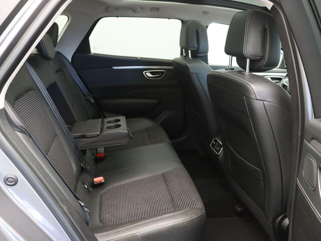 Renault TALISMAN Estate 160pk TCe Business Intens | Panorama dak | Elektrische achterklep | Achteruitrijcamera | Parkeersensoren voor en achter | Navigatie |