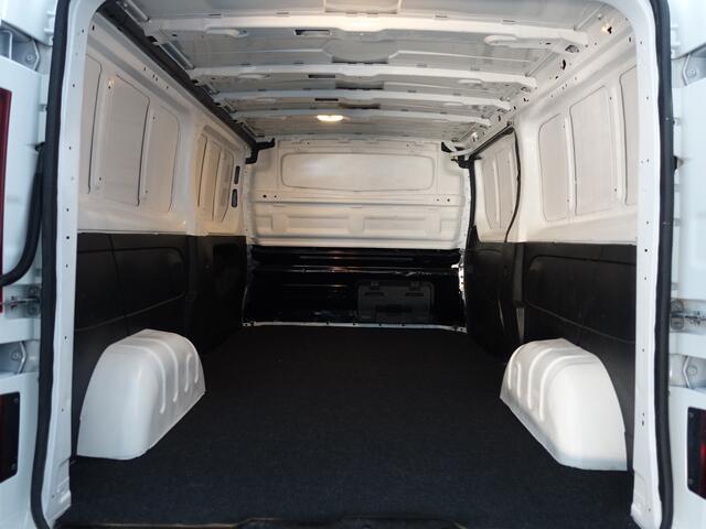 Renault TRAFIC 1.6 dCi T29 L2 Luxe- Imperiaal, 3 Pers, Park Assist, Cruise, Clima, Trekhaak