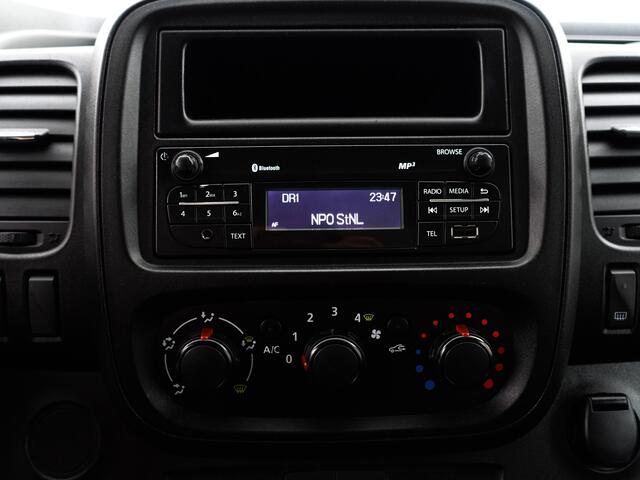 Renault TRAFIC 1.6 dCi T29 L2 Luxe- Imperiaal, 3 Pers, Park Assist, Cruise, Clima, Trekhaak