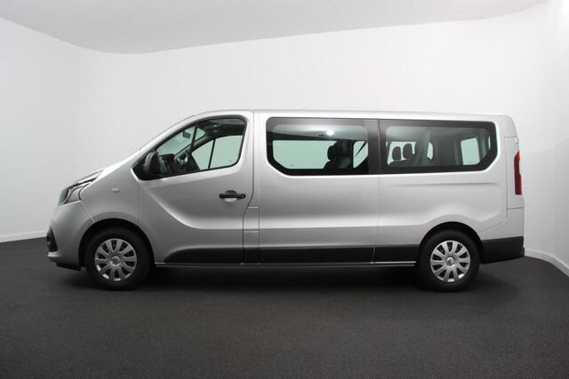 Renault TRAFIC Passenger 1.6 dCi Grand Authentique Energy 8 persoons ! | Navigatie | Airco voor en achter | Parkeer sensoren | Cruise Control | Bumpers in kleur