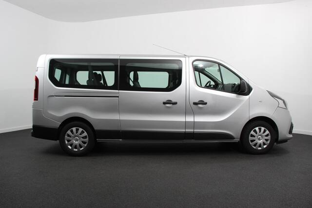 Renault TRAFIC Passenger 1.6 dCi Grand Authentique Energy 8 persoons ! | Navigatie | Airco voor en achter | Parkeer sensoren | Cruise Control | Bumpers in kleur