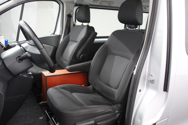 Renault TRAFIC Passenger 1.6 dCi Grand Authentique Energy 8 persoons ! | Navigatie | Airco voor en achter | Parkeer sensoren | Cruise Control | Bumpers in kleur