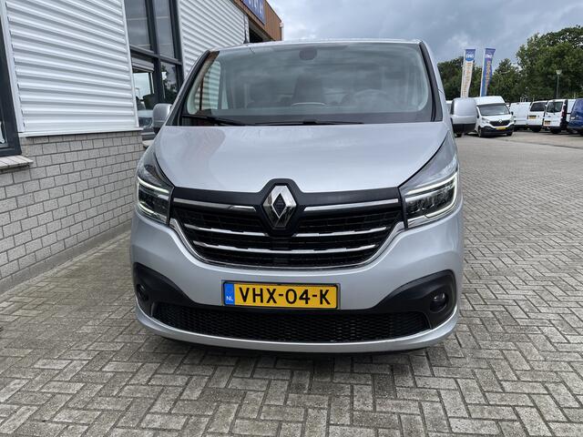 Renault TRAFIC 2.0 dCi 120pk T29 L2H1 Work Edition / rijklaar ¤ 20.450 ex btw / lease vanaf ¤ 366 / zilver metallic / airco / cruise / navi / achteruit rijcamera / bijrijdersbank