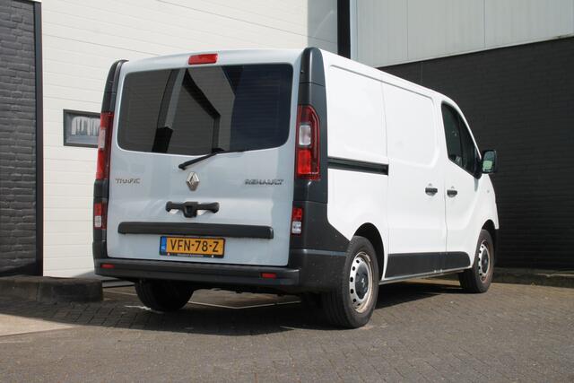 Renault TRAFIC 2.0 dCi 120PK - 2x Schuifdeur - EURO 6 - Airco - Cruise - PDC - ¤ 13.950,- Excl.