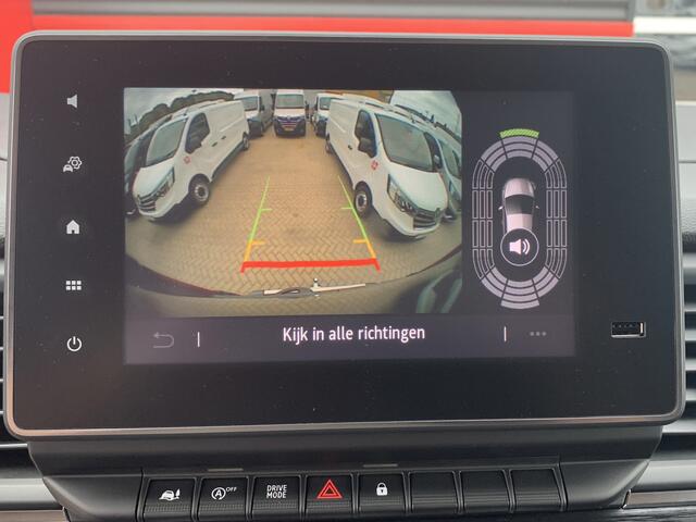 Renault TRAFIC Exclusive T30 2.0 dCi 150 PK L2H1 17 inch velgen, Trekhaak, Apple Carplay