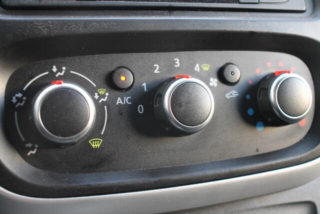 Renault TRAFIC 1.6 dCi EURO 6 - Airco - PDC - Trekhaak - ¤ 13.499,- Excl.