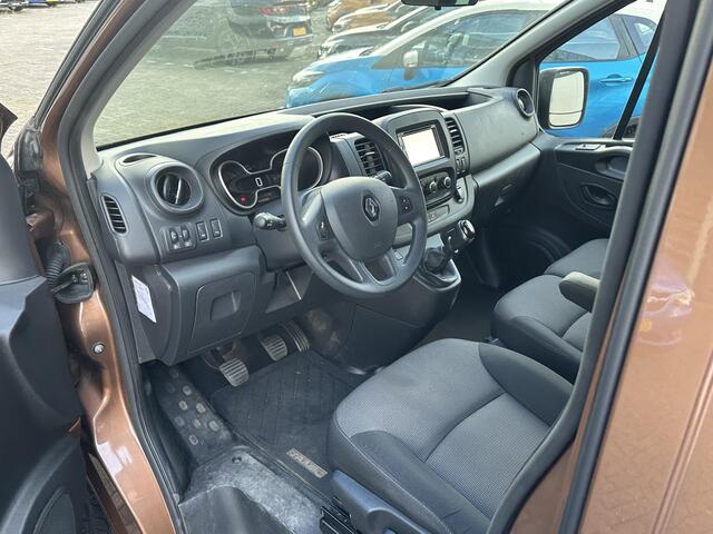 Renault TRAFIC Passenger 2.0 dCi 120 Grand Zen | 9 Persoons! | Trekhaak | P. Sensoren | Apple Carplay | Dealer Onderhouden!