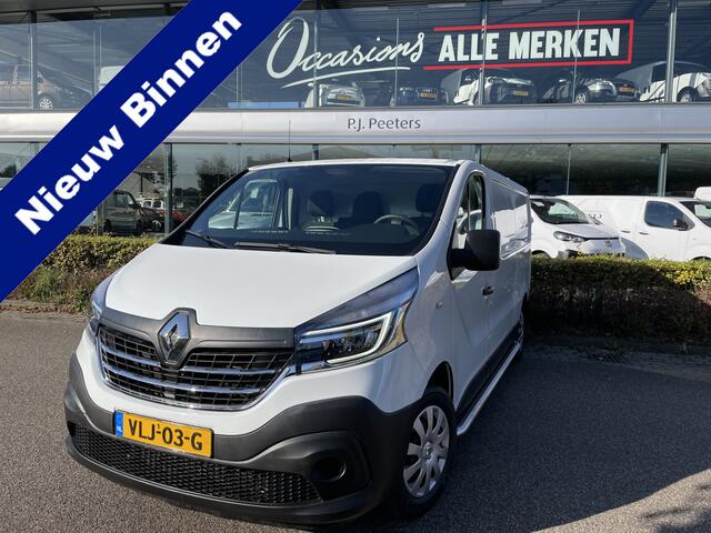 Renault TRAFIC 2.0 dCi 120 T29 L2H1 Airco - Cruise control - Parkeer sensoren achter - Navigatie - Radio - USB/AUX - DAB - Bluetooth - Trekhaak - Licht metalen velgen - Ramen electrisch voor - Voorstoelen verwarmbaar en verstelbaar - B-stoel IHV - 2 zitplaatsen voor - z