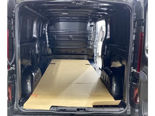Renault TRAFIC 2.0 dCi 130 T30 L2H1 Work Edition 19Inch / Cruise / Airco / Navigatie / PDC / Carplay
