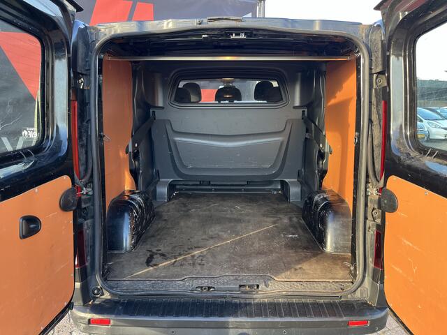Renault TRAFIC 1.6 dCi T29 L2H1 DC Comfort Energy | Nieuw Binnen | Airco | Navigatie | 5 Zits | APK 20-07-2025 |