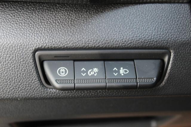 Renault TRAFIC 2.0-170pk dCi T29 L2H1 Luxe dubbele cabine AUTOMAAT. Luxe Renault Trafic dubbele cabine. Airco, navigatie, telefoonvoorb., metallic lak, LM wielen, schuifdeur li.+re., armsteunen li.+re voor, Isofix etc, etc