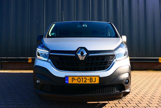 Renault TRAFIC Passenger 2.0 dCi 145 Grand Intens AUTOMAAT! 9 personen - Navi, camera, cruise, sensor achter, dubbele airco