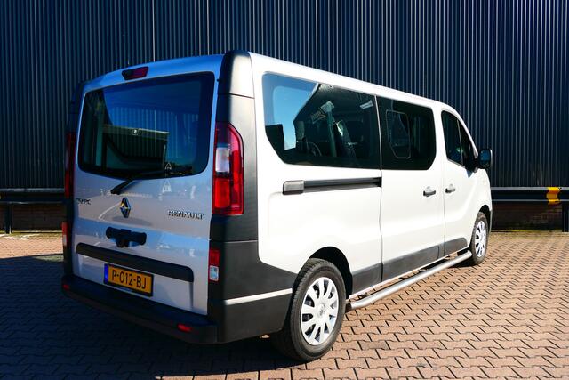 Renault TRAFIC Passenger 2.0 dCi 145 Grand Intens AUTOMAAT! 9 personen - Navi, camera, cruise, sensor achter, dubbele airco