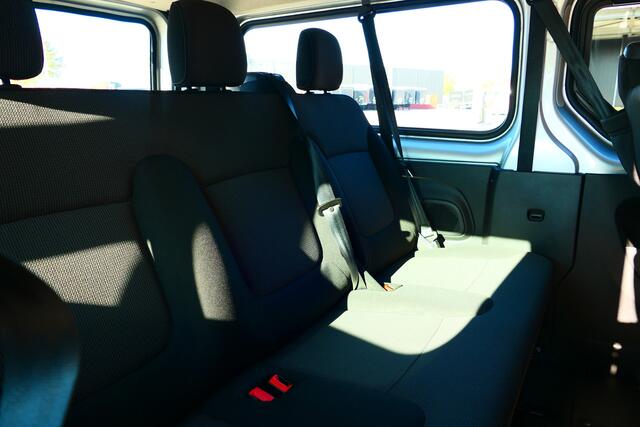 Renault TRAFIC Passenger 2.0 dCi 145 Grand Intens AUTOMAAT! 9 personen - Navi, camera, cruise, sensor achter, dubbele airco
