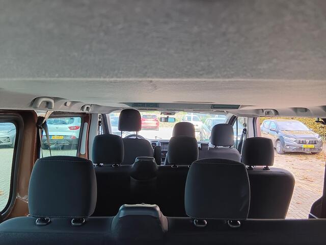 Renault TRAFIC Passenger 2.0 dCi 120 Grand Zen Trekhaak / 9-Persoons / Navigatie / Parkeersensoren Achter / Cruise Control / Airco