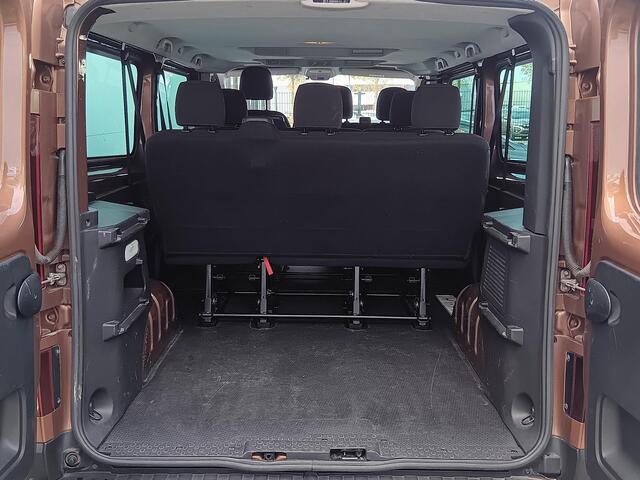 Renault TRAFIC Passenger 2.0 dCi 120 Grand Zen Trekhaak / 9-Persoons / Navigatie / Parkeersensoren Achter / Cruise Control / Airco