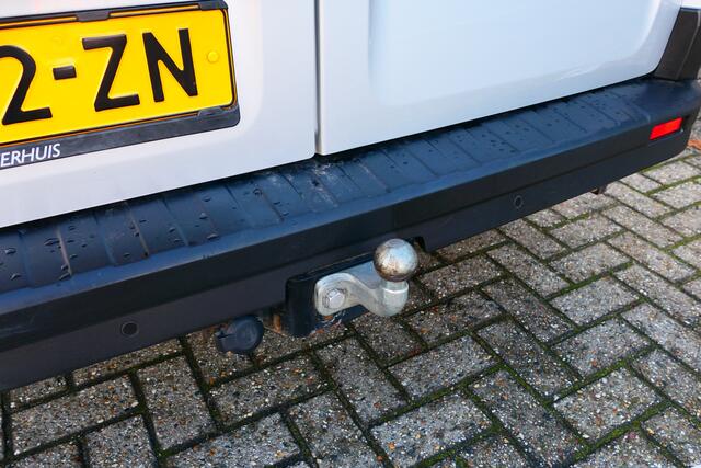 Renault TRAFIC 1.6 dCi T27 L1H1 Comfort - Trekhaak, lat-lat betimmering, camera, achterdeuren met ruiten