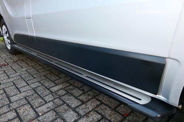 Renault TRAFIC 1.6 dCi T27 L1H1 Comfort - Trekhaak, lat-lat betimmering, camera, achterdeuren met ruiten