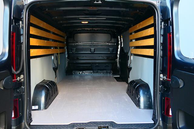 Renault TRAFIC 2.0 dCi 130 T30 L2H1 Work Edition - All seasons, dakdragers, trekhaak, lat-lat betimmering, vloerplaat