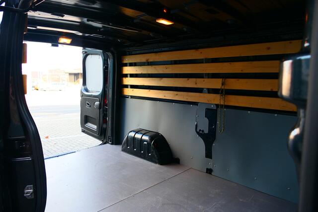 Renault TRAFIC 2.0 dCi 130 T30 L2H1 Work Edition - All seasons, dakdragers, trekhaak, lat-lat betimmering, vloerplaat