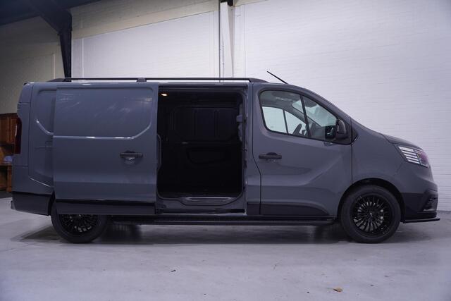 Renault TRAFIC 2.0 DCi 150 pk Black Edition L2H1 Camera, 19" LMV Spoiler V+A, Grille Hoogglans Zwart, Treeplanken, 3-Zits
