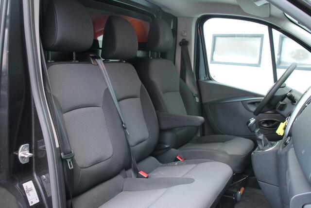 Renault TRAFIC 2.0 dCi 120PK L2 - EURO 6 - Airco - Navi - Cruise - Trekhaak - ¤ 13.900,- Excl.