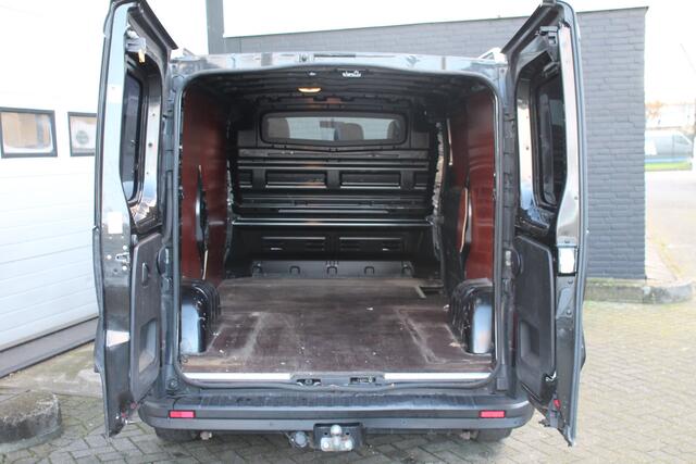 Renault TRAFIC 2.0 dCi 120PK L2 - EURO 6 - Airco - Navi - Cruise - Trekhaak - ¤ 13.900,- Excl.