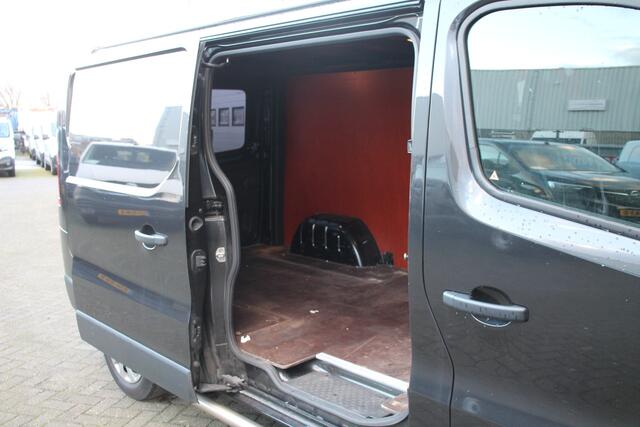 Renault TRAFIC 2.0 dCi 120PK L2 - EURO 6 - Airco - Navi - Cruise - Trekhaak - ¤ 13.900,- Excl.
