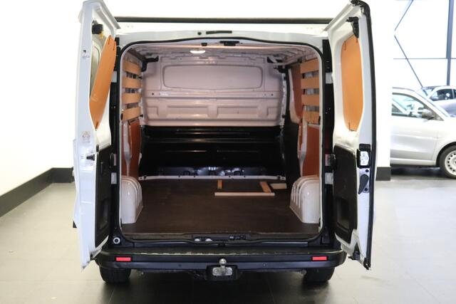 Renault TRAFIC 2.0 dCi 120PK L2 EURO 6 - Airco - Cruise - PDC - ¤ 14.950,- Excl.