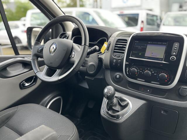 Renault TRAFIC Passenger 1.6 dCi Grand Expression Energy BTW / BPM vrij marge Lengte 2 Airco Cruise control Navigatie PDC 2e eigenaar Combi Kombi Passenger Groepsvervoer Taxi Personenbus