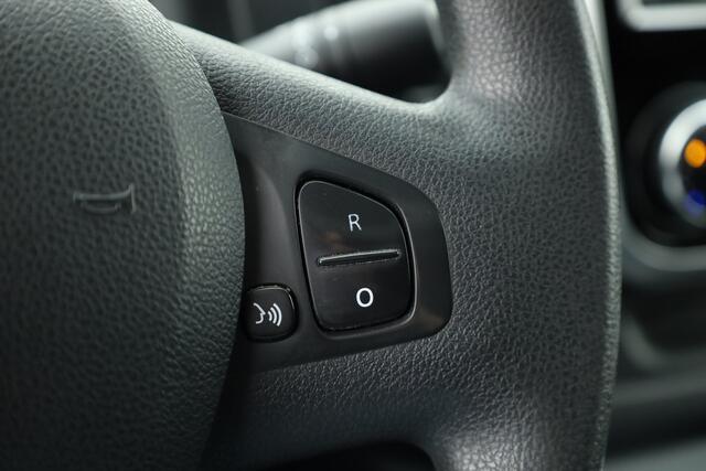 Renault TRAFIC 2.0 dCi 170 T29 L2H1 | Navi | Camera | 2x Schuifdeur | Trekhaak | Cruise