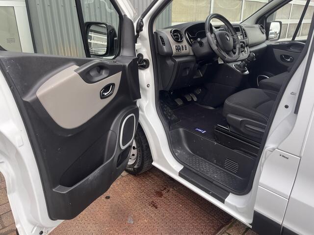 Renault TRAFIC 1.6 dCi T29 L2H1 Airco Cruise controle 3-Persoons Telefoonverbinding Achterruitrij camera Parkeersensoren achter 1e eigenaar Euro 6 Dealer onderhouden