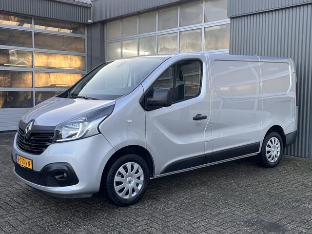 Renault TRAFIC 1.6 dCi 126pk L1H1 Airco Climate controle Trekhaak 2000kg Kastinrichting Navigatie Camera 3 persoons Euro 6