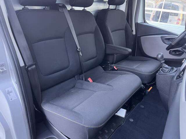 Renault TRAFIC 1.6 dCi 126pk L1H1 Airco Climate controle Trekhaak 2000kg Kastinrichting Navigatie Camera 3 persoons Euro 6