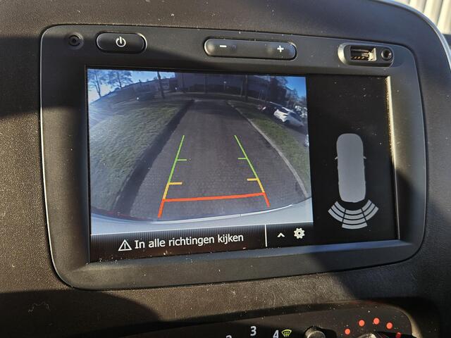 Renault TRAFIC 2.0 dCi 145 T29 L2H1 Comfort / 1e Eigenaar / Dealer Onderhouden / Navigatie / Android Auto / Achteruitrijcamera / betimmering wand lat / dakdragers / All Season Banden / Cruise Control / Airco / PDC