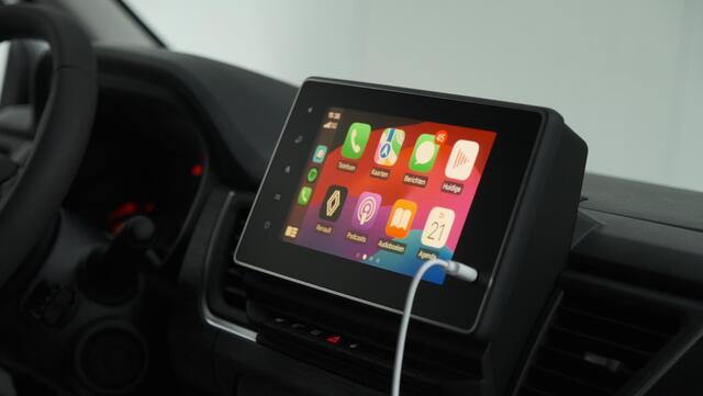 Renault TRAFIC 2.0 dCi 150 T30 L2H1 Comfort | Parkeersensoren | Vloerplaat | Airco | Navigatie | Apple Carplay