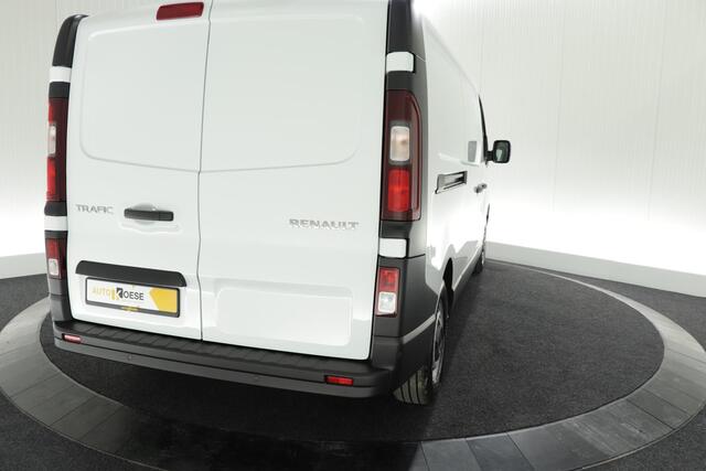 Renault TRAFIC 2.0 dCi 150 T30 L2H1 Comfort | Parkeersensoren | Vloerplaat | Airco | Navigatie | Apple Carplay