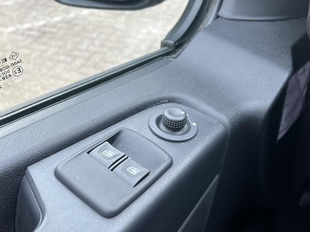 Renault TRAFIC 2.0 dCi 145 T29 L2H1 Luxe | Trekhaak | Achteruitrijcamera | Climate Control | Navigatie | DAB | LED | Cruise Control |