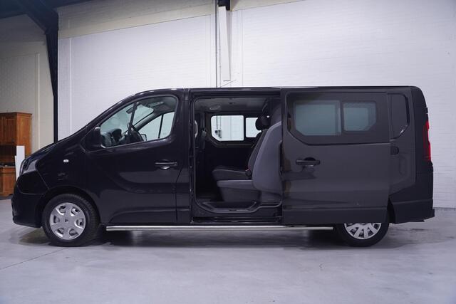 Renault TRAFIC 1.6 dCi 120 pk L2 Dubbel Cabine 2x Schuifdeur Airco, Navi, Trekhaak, Bull en Sidebars, 6-Zits