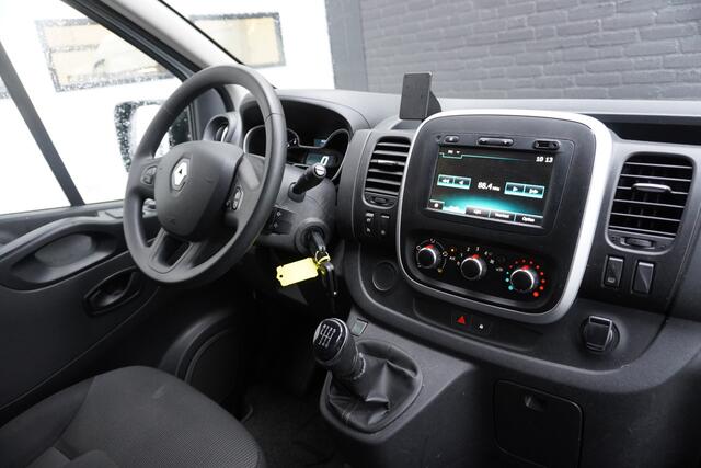Renault TRAFIC 2.0 dCi 120PK EURO 6 - Airco - Navi - Cruise - ¤ 13.950,- Excl.
