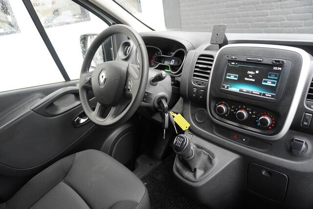 Renault TRAFIC 2.0 dCi 120PK EURO 6 - Airco - Cruise - Trekhaak - ¤ 13.900,- Excl.