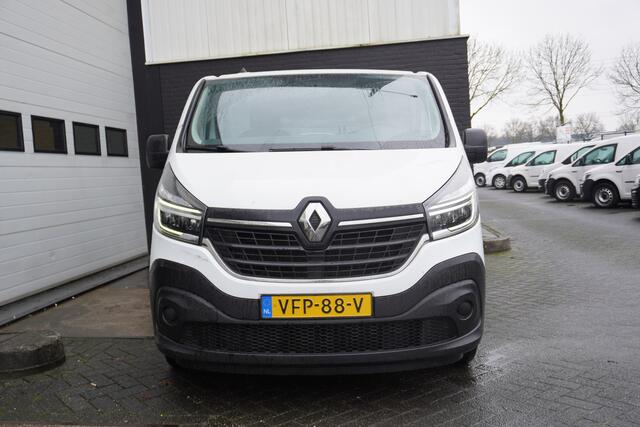 Renault TRAFIC 2.0 dCi 120PK EURO 6 - Airco - Cruise - Trekhaak - ¤ 13.900,- Excl.
